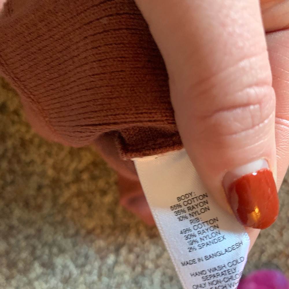 Express circle hem sweater - Picture 6 of 6